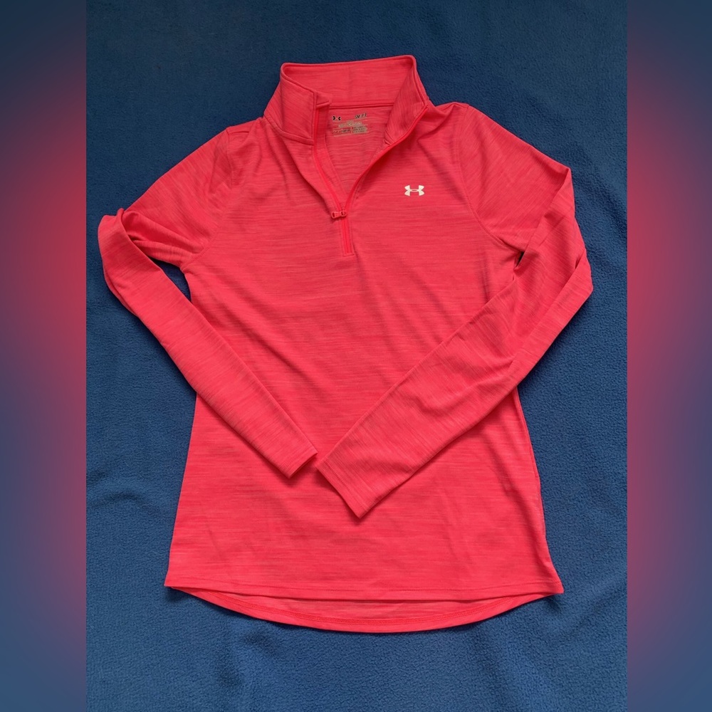 Under Armour 1/4 zip. Size S